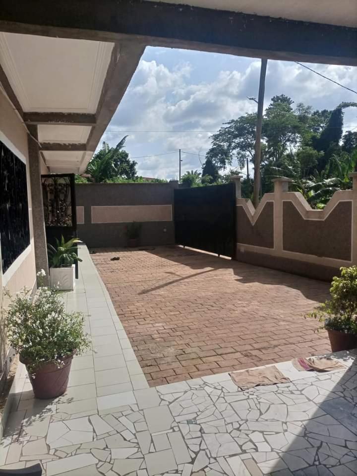 Residence Sh Yaoundé Εξωτερικό φωτογραφία